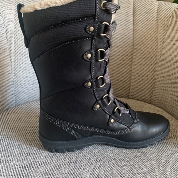 Brand New Winter Boots - Timberland - Women size 7 US - Picture 2 of 7